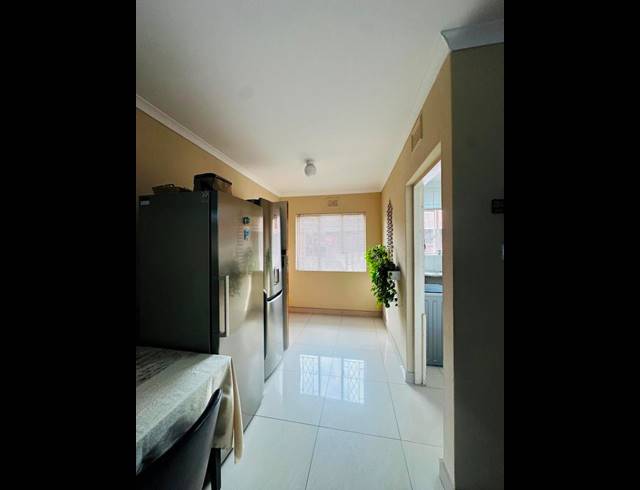 2 BEDROOM APARTMENT FOR SALE IN MONTCLAIR